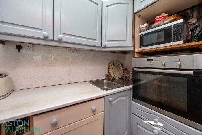 3 Bedroom End Of Terrace House For Sale In Kingsbury Road, Brighton, BN1