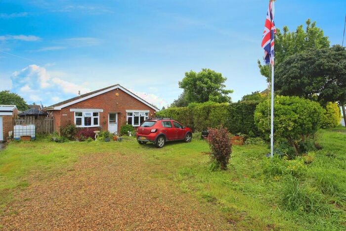 2 Bedroom Detached Bungalow For Sale In Barrier Bank, Cowbit, Spalding, PE12