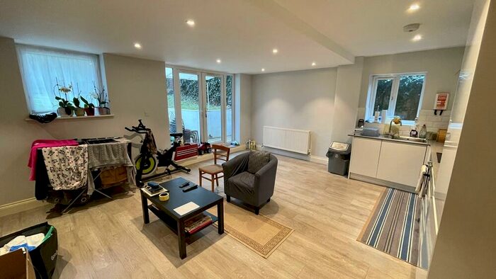 2 Bedroom Apartment To Rent In Darlington Road, West Norwood, London, SE27