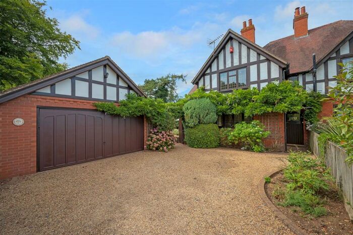 4 Bedroom Character Property For Sale In Grange Lane, Pitsford, Northamptonshire, NN6