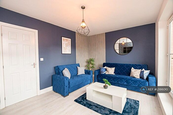 4 Bedroom Semi-Detached House To Rent In Deansleigh, Lincoln, LN1