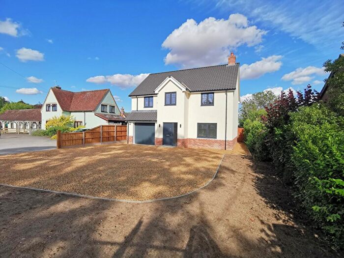 4 Bedroom Detached House For Sale In The Street, Metfield, Harleston, IP20