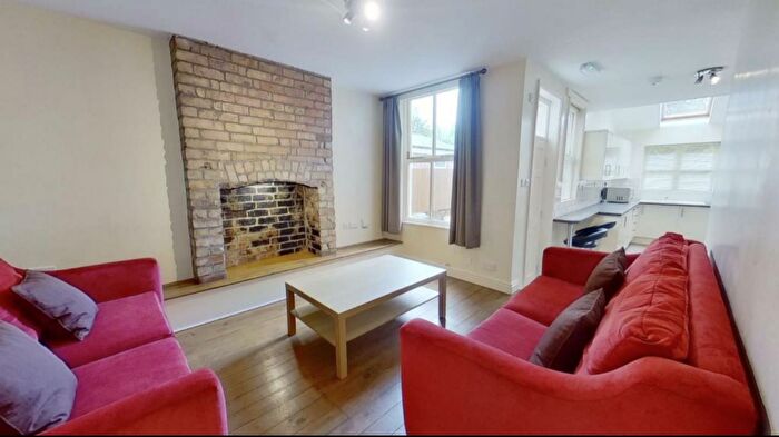 6 Bedroom Semi-Detached House To Rent In **£pppw Excluding Bills!!** Bed On Cycle Road, Lenton, Nottingham, NG7