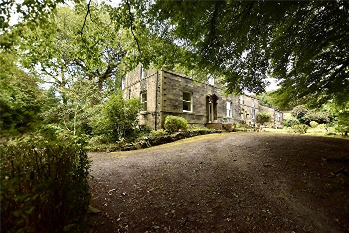 5 Bedroom Semi-Detached House For Sale In Milnrow Road, Shaw, Oldham, Greater Manchester, OL2