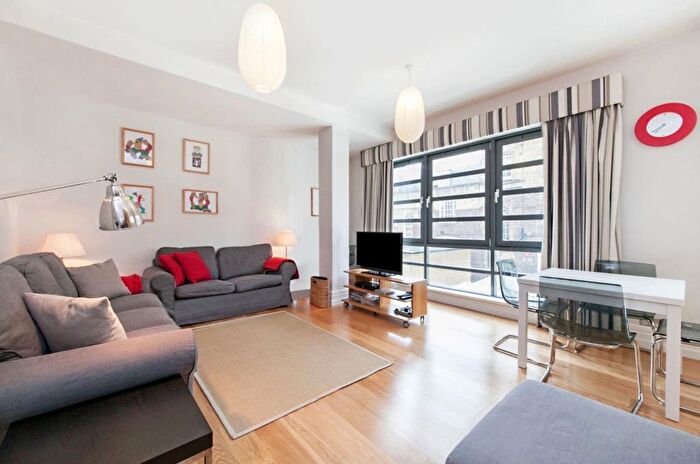 2 Bedroom Flat To Rent In North Mews, London, Greater London, WC1N