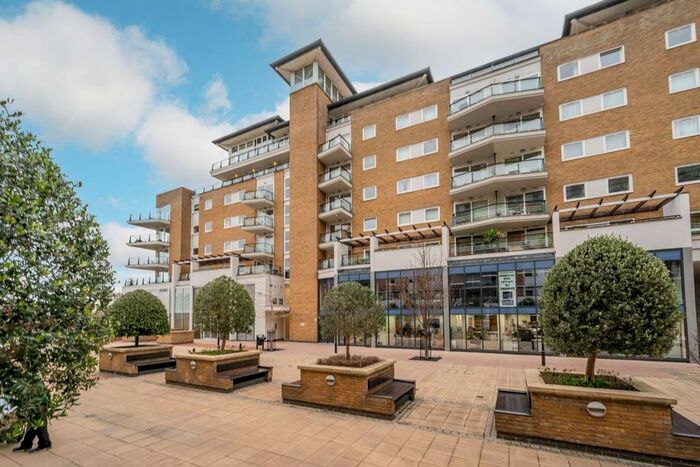 3 Bedroom Flat To Rent In Smugglers Way, Wandsworth, London, SW18