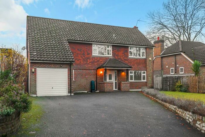4 Bedroom Detached House To Rent In Shord Hill Kenley, CR8