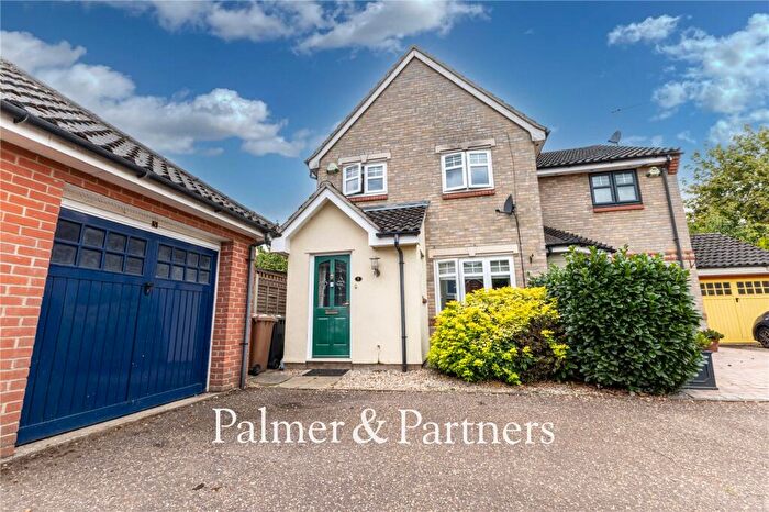 3 Bedroom Semi-Detached House For Sale In Hood Drive, Great Blakenham, Suffolk, IP6
