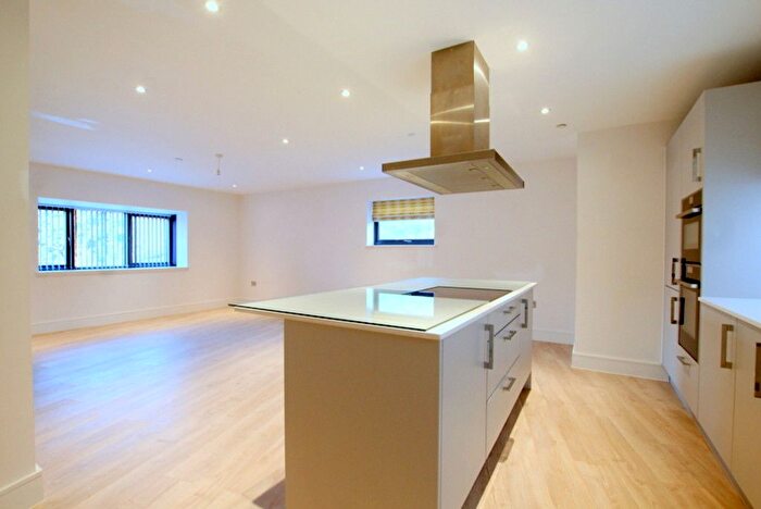 2 Bedroom Flat To Rent In Leslie Park Road, Croydon, CR0