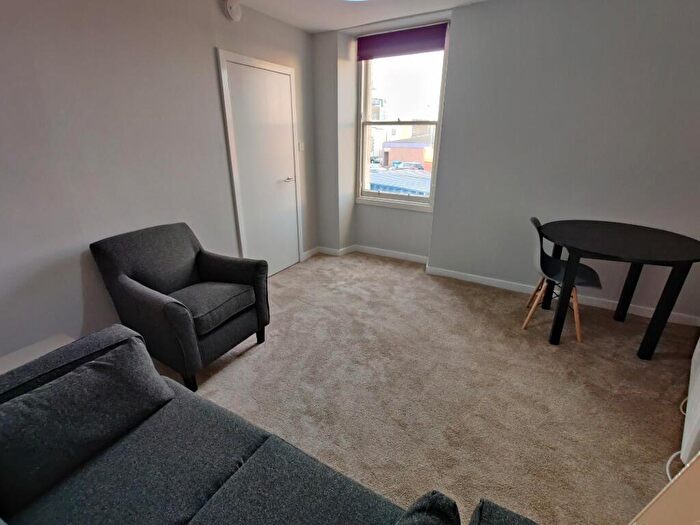 2 Bedroom Flat To Rent In Leith Walk, Edinburgh, EH6