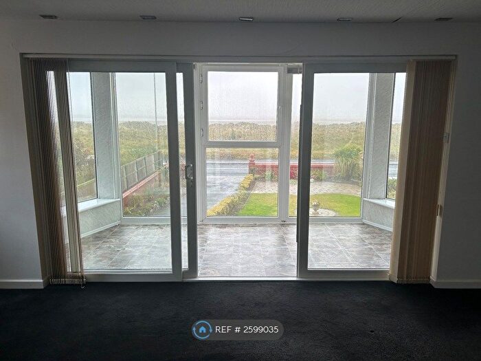 2 Bedroom Flat To Rent In North Promenade, Lytham St Annes, FY8