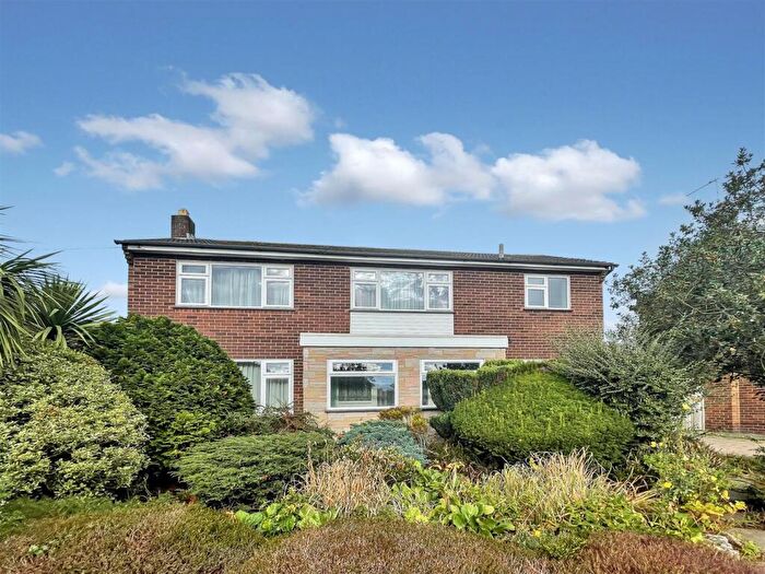 3 Bedroom Detached House For Sale In Woodlands Close, Parkgate, Neston, CH64
