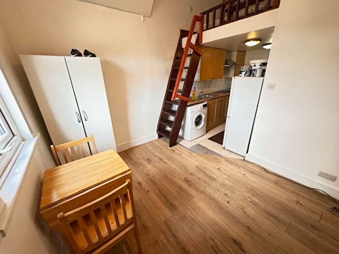 Studio To Rent In Wightman Road, Turnpike Lane, N8