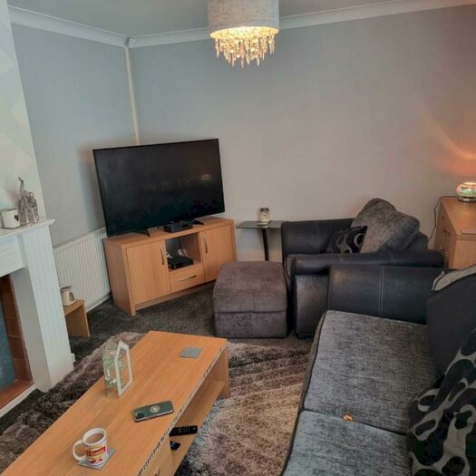 3 Bedroom Semi-Detached House To Rent In Ross Drive, Great Sutton, Ellesmere Port, CH66