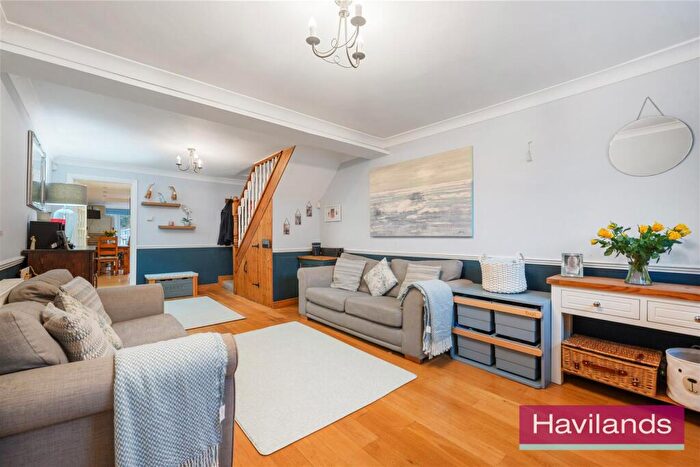 2 Bedroom Terraced House For Sale In Avenue Road, London, N14