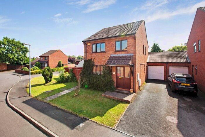 4 Bedroom Semi-Detached House To Rent In Badgers Close, Bishops Hull, Taunton, Somerset, TA1