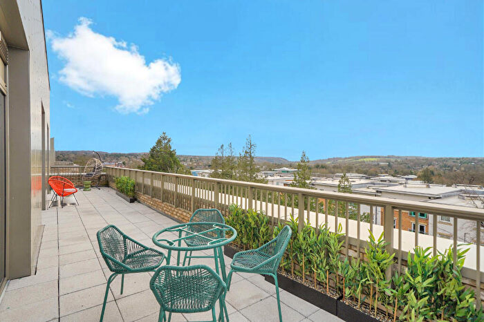 2 Bedroom Apartment To Rent In The Oakgate, KT22