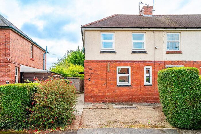 3 Bedroom Town House For Sale In Asquith Avenue, Tang Hall, York, YO31