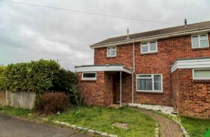 3 Bedroom End Of Terrace House To Rent In Melbourne Road, Christchurch BH23