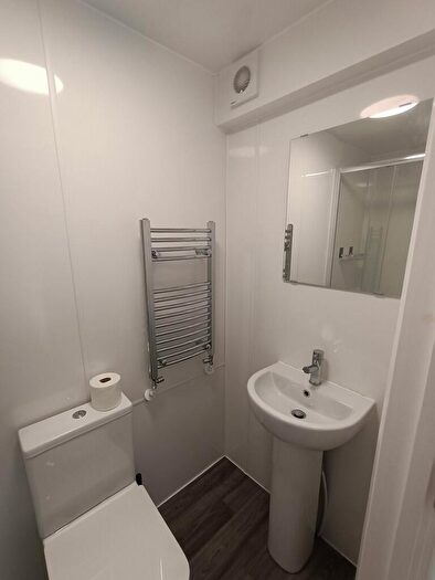 1 Bedroom Terraced House To Rent In Alfreton Road, Nottingham, NG7