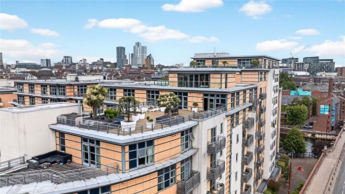 3 Bedroom Flat For Sale In Apartment, Balmoral Place, Bowman Lane, Leeds, West Yorkshire, LS10