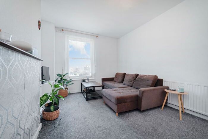 2 Bedroom Flat For Sale In Shirland Road, London, W9