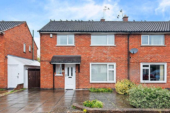 3 Bedroom Semi-Detached House For Sale In Rolleston Road, Leicester, LE18