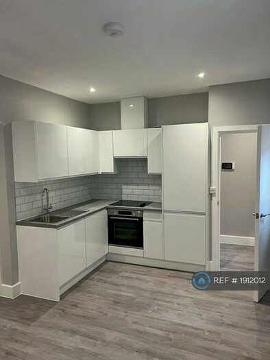 1 Bedroom Flat To Rent In Apple Market, Kingston Upon Thames, KT1