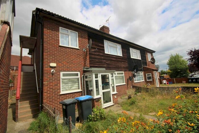 2 Bedroom Maisonette To Rent In Putney Road, Enfield, EN3