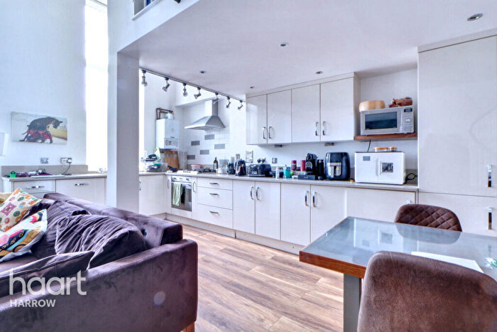 2 Bedroom Apartment For Sale In Cottage Close, Harrow, HA2