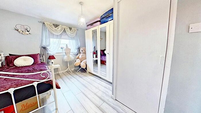 3 Bedroom Terraced House For Sale In Hillview Place, Broxburn, EH52