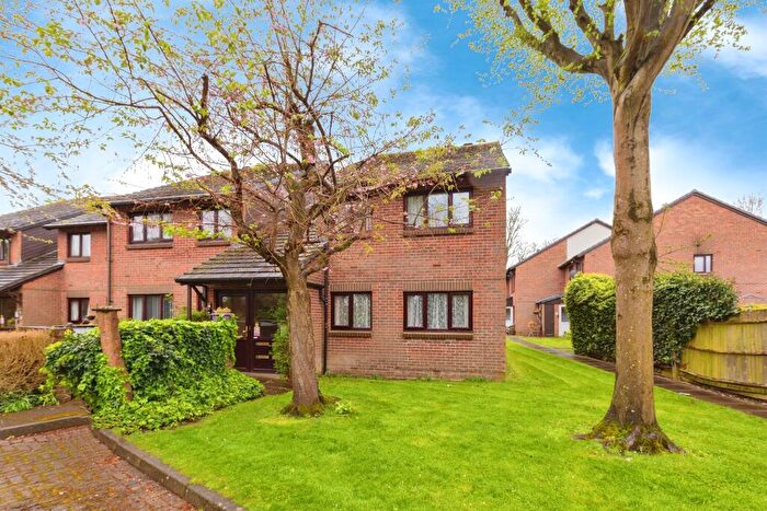 2 Bedroom Apartment To Rent In Longhedge, Dunstable, LU5