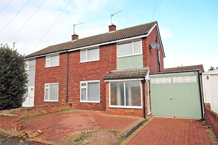 3 Bedroom Semi Detached House For Sale In Knights Avenue, Clapham, Bedford, Bedfordshire, MK41