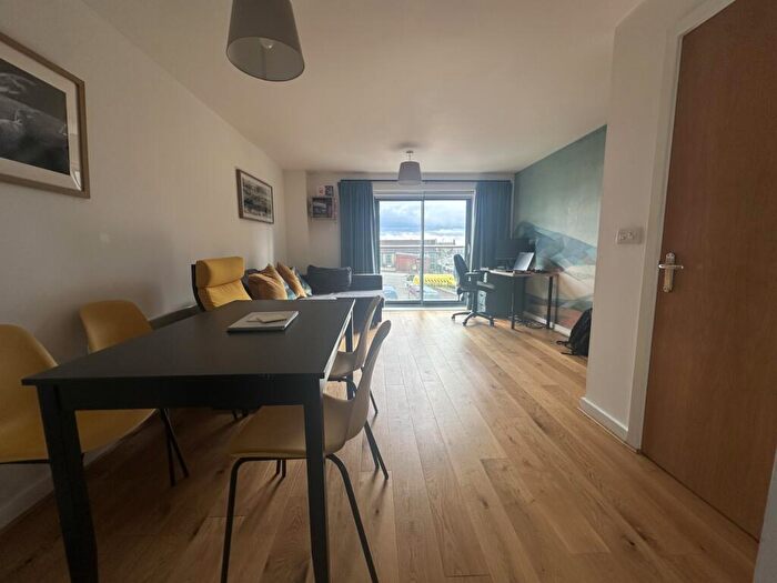 1 Bedroom Apartment To Rent In Bouverie Court, Leeds, West Yorkshire, LS9