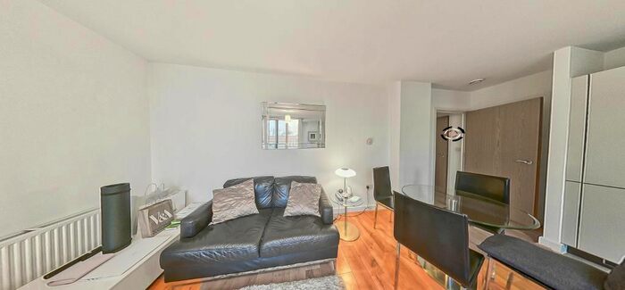 1 Bedroom Flat To Rent In Montreal House, Maple Quays, Surrey Quays Road, Canada Water, London, SE16