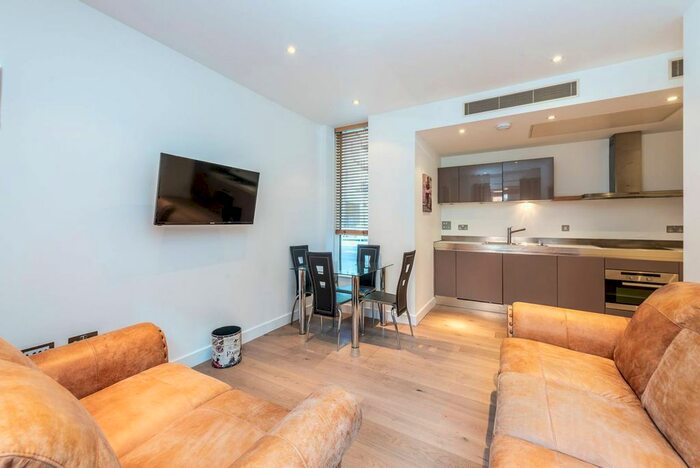 2 Bedroom Flat To Rent In Grosvenor Waterside, Chelsea, London, SW1W
