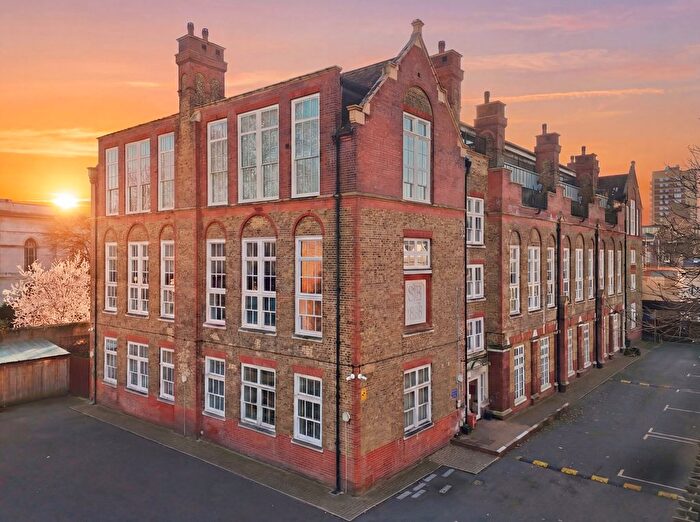 2 Bedroom Flat For Sale In Mulberry Court, School Mews, E1