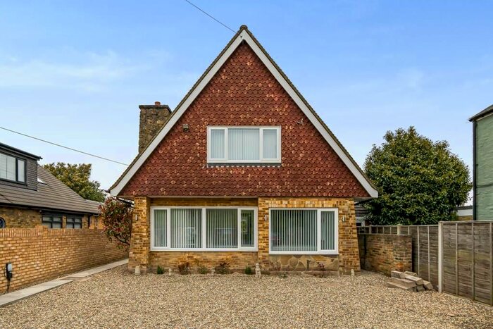 6 Bedroom Detached House To Rent In Ashford, Surrey, TW15