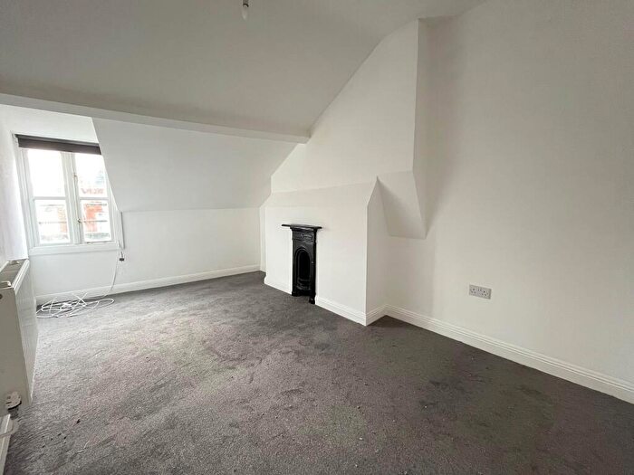 2 Bedroom Flat To Rent In Albert Road, Bournemouth, BH1