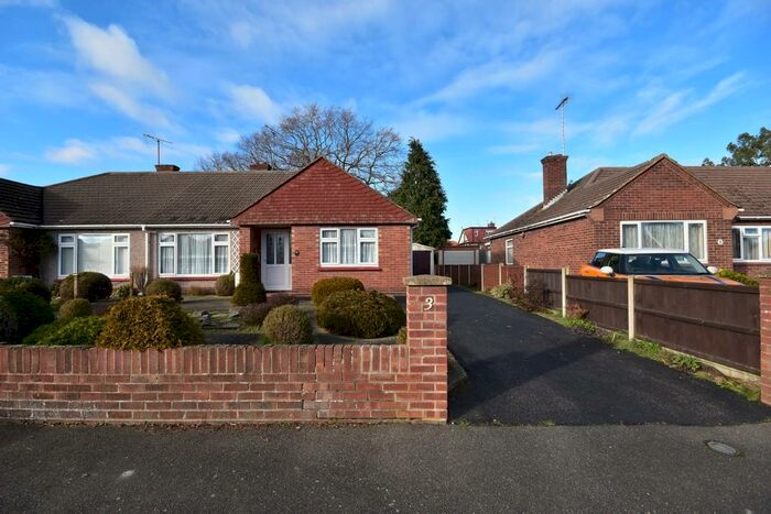 3 Bedroom Semi-Detached Bungalow For Sale In Somers Road, Prettygate, Colchester, CO3