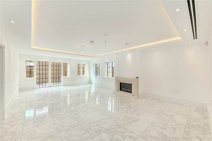 6 Bedroom Detached House To Rent In Chandos Way, NW11