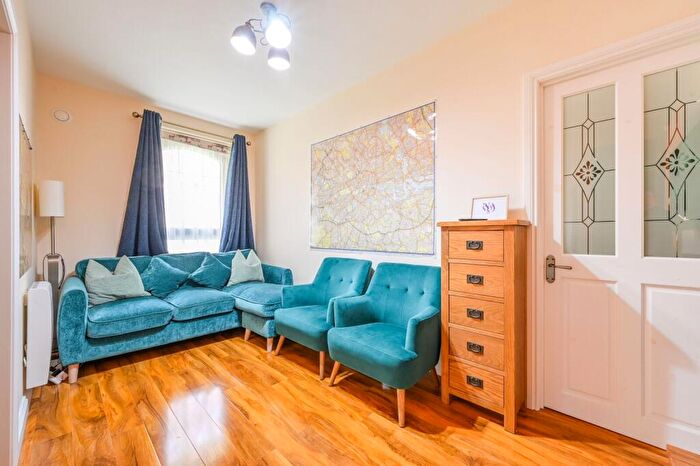 1 Bedroom Flat To Rent In Watts Street, Wapping, London, E1W