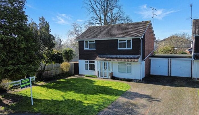 4 Bedroom Detached House For Sale In Starmead Drive, Wokingham, Berkshire, RG40