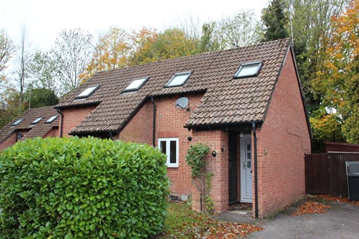 1 Bedroom Semi-Detached House For Sale In Shalbourne Close, Hungerford, Berkshire, ., RG17