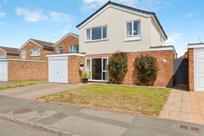 3 Bedroom Detached House For Sale In Georgeham Close, Wigston, LE18