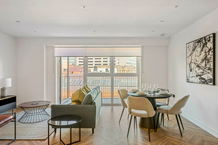 2 Bedroom Apartment To Rent In Royal Exchange, Kingston, KT1