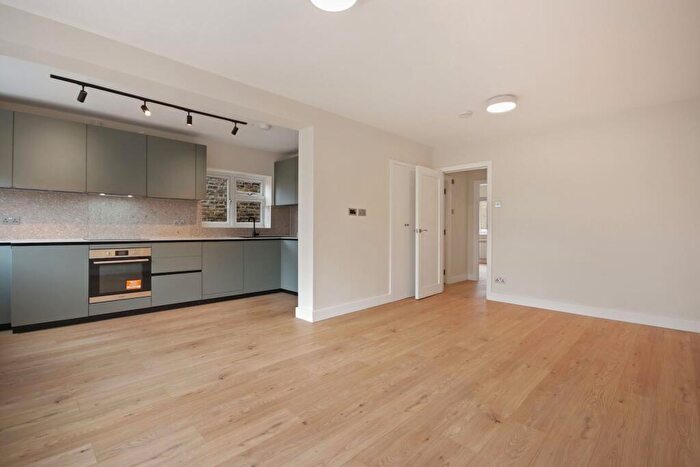 3 Bedroom Flat To Rent In Medina Road, Finsbury Park, N7