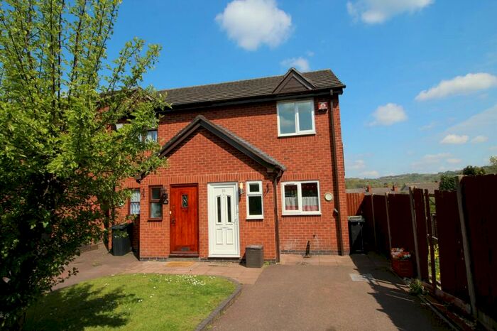 2 Bedroom House To Rent In Cinder Bank, Dudley, West Midlands, DY2