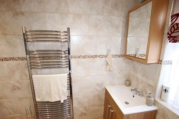 2 Bedroom Detached Bungalow For Sale In Cotswold Road, Clacton On Sea, CO15