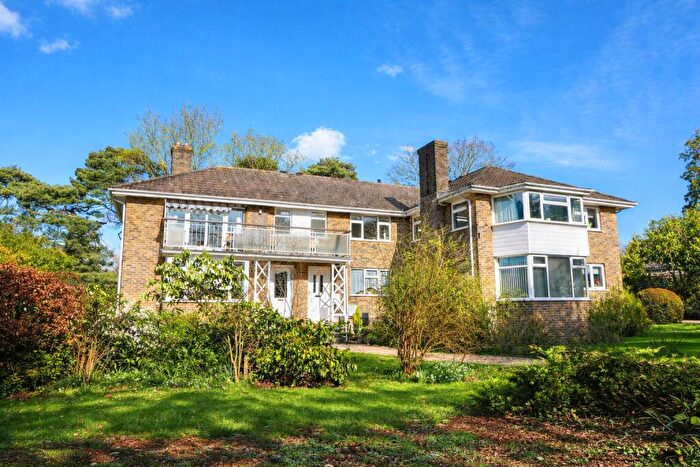 2 Bedroom Flat To Rent In Little Oak Road, SO16